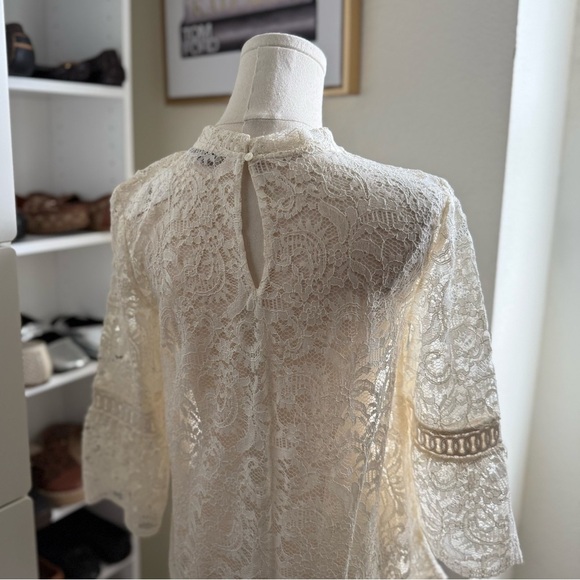 NWT LOFT Beautiful Ivory Cream Bell Sleeve Lace Overlay Blouse Size Small - Picture 7 of 9